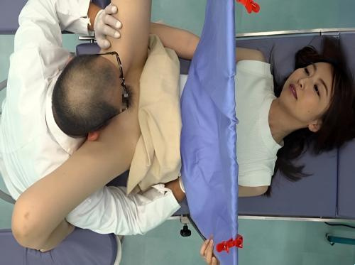 Kakak cantik dan doktor kambing tua